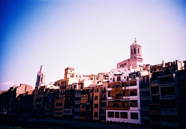 Riu Onyar houses and Girona Cathedral